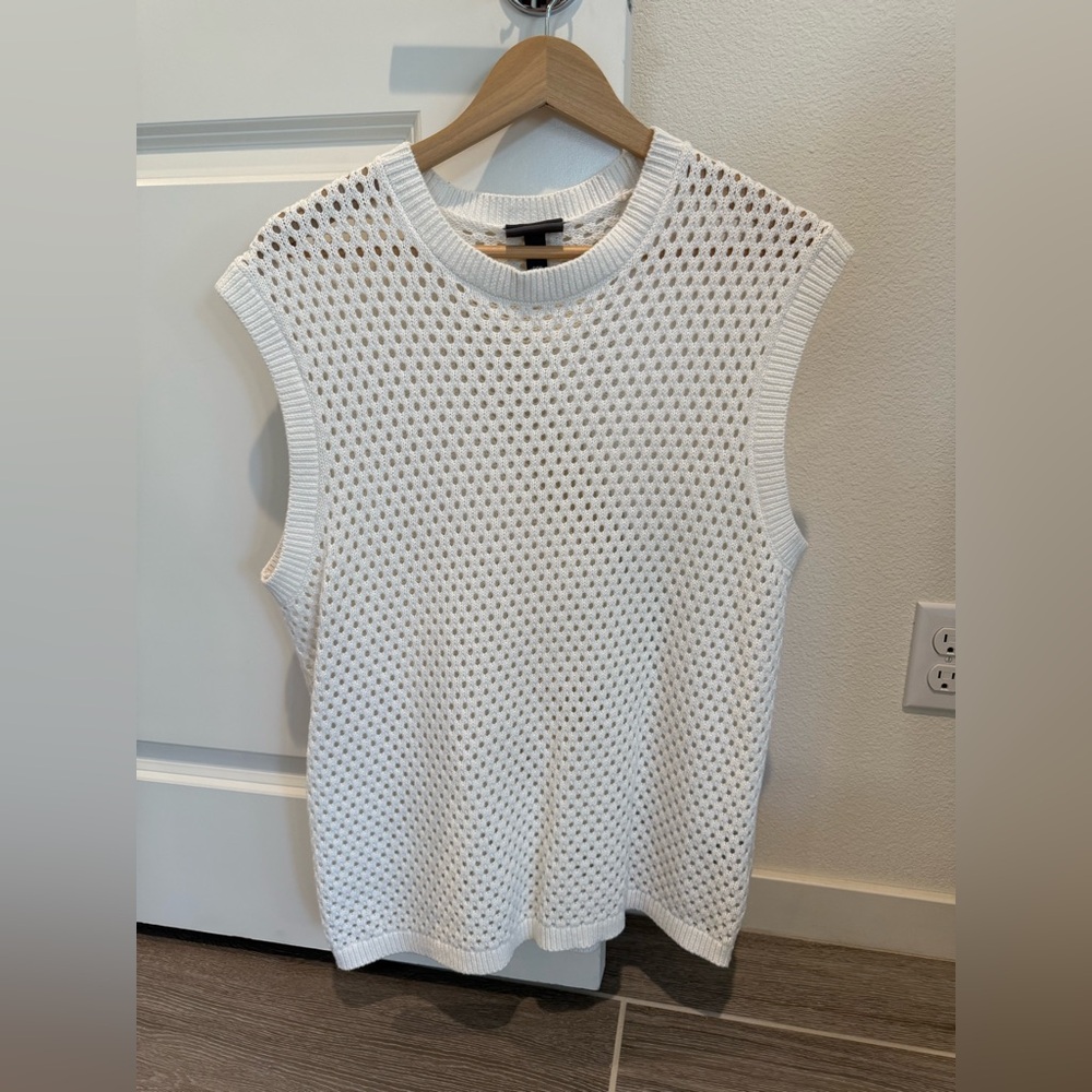 H&M Men’s White Sleeveless Knit Top